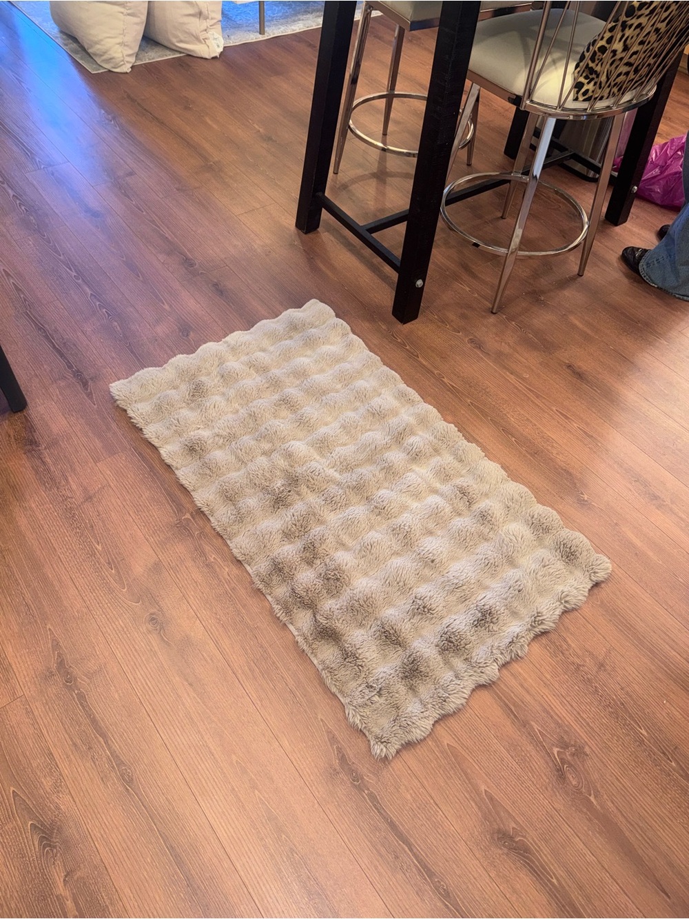 Better Homes And Gardens Plush Textured Bath Mat in Light Gray - Picture 2 of 3